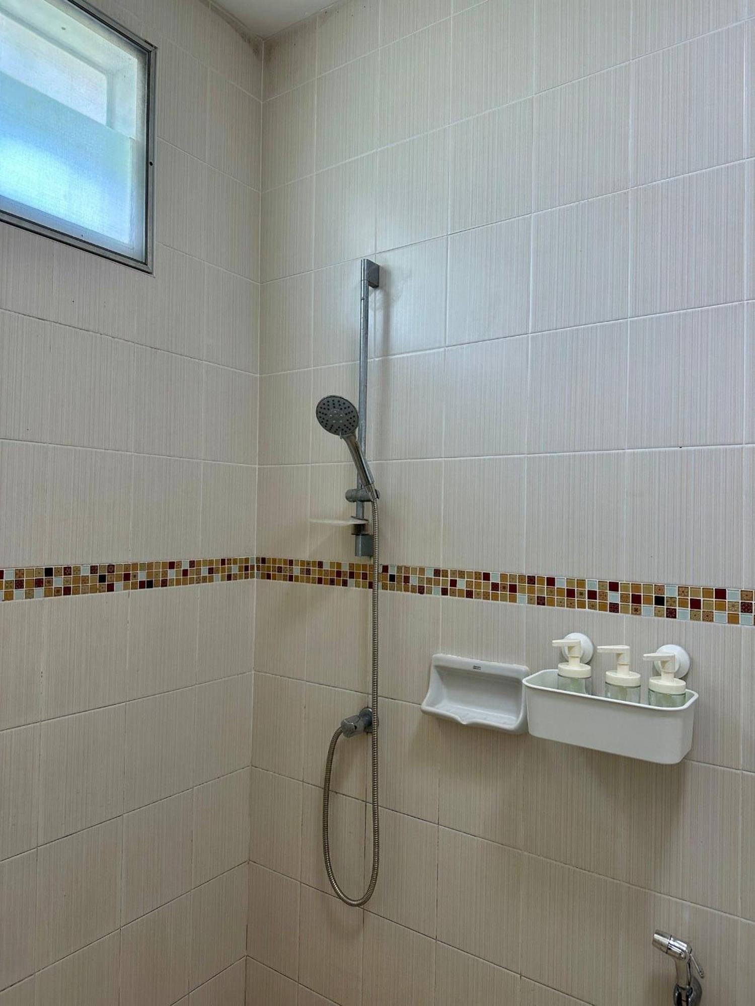 White Haven - Homestay For Ladies, Couple, Family Chanthaburi Extérieur photo